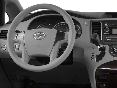 2014 Toyota Sienna LE 8 Passenger