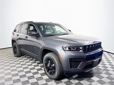 2026 Jeep Grand Cherokee Laredo