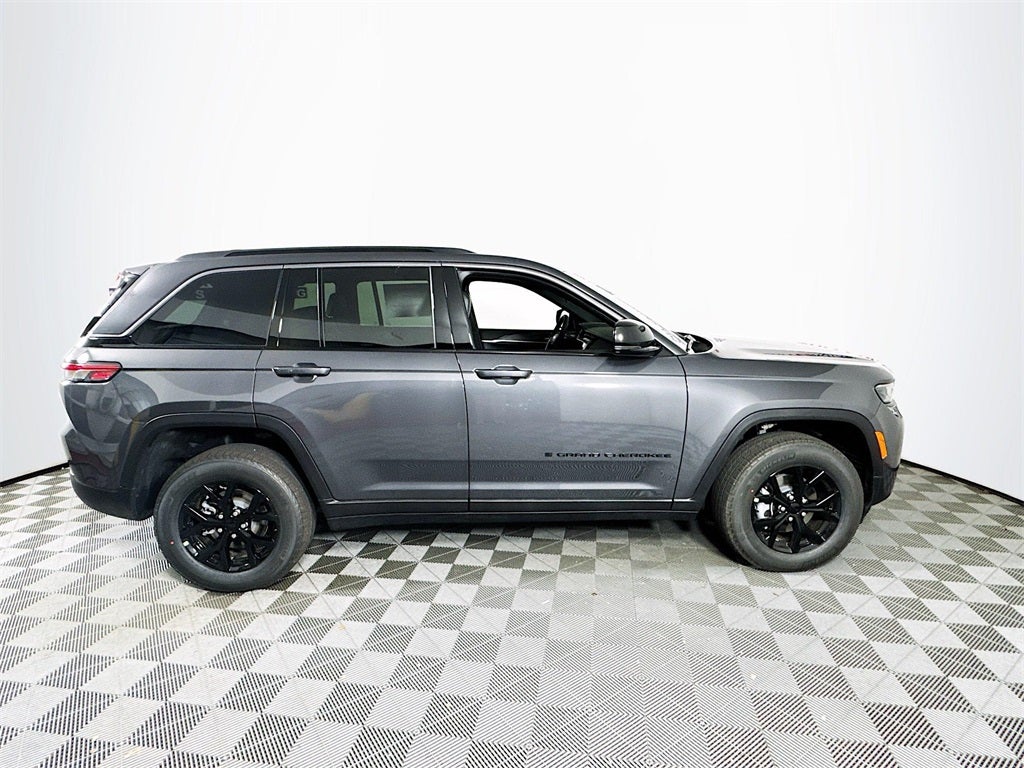 2026 Jeep Grand Cherokee Laredo
