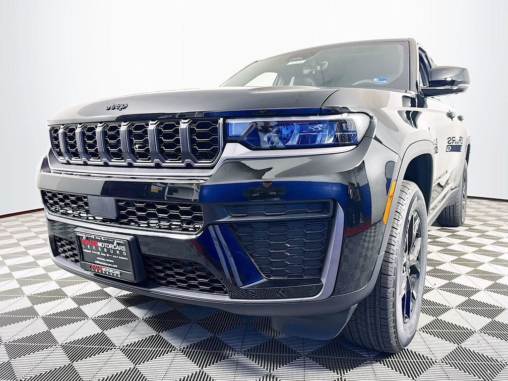 2026 Jeep Grand Cherokee Laredo