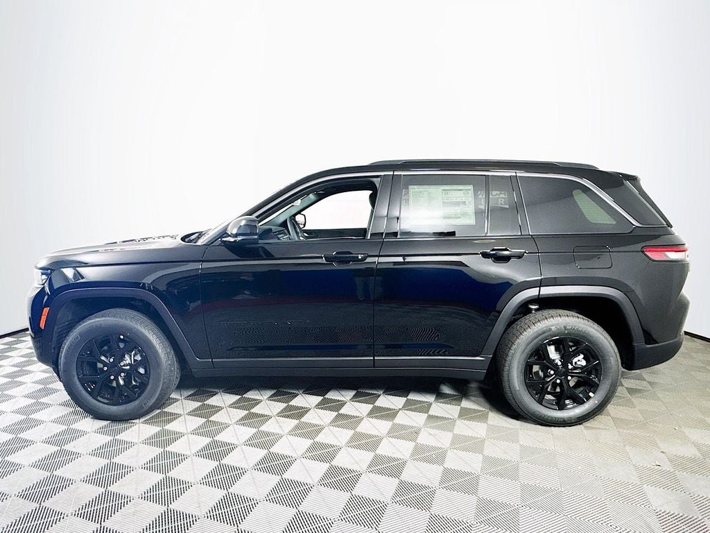 2026 Jeep Grand Cherokee Laredo