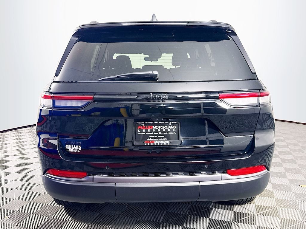 2026 Jeep Grand Cherokee Laredo