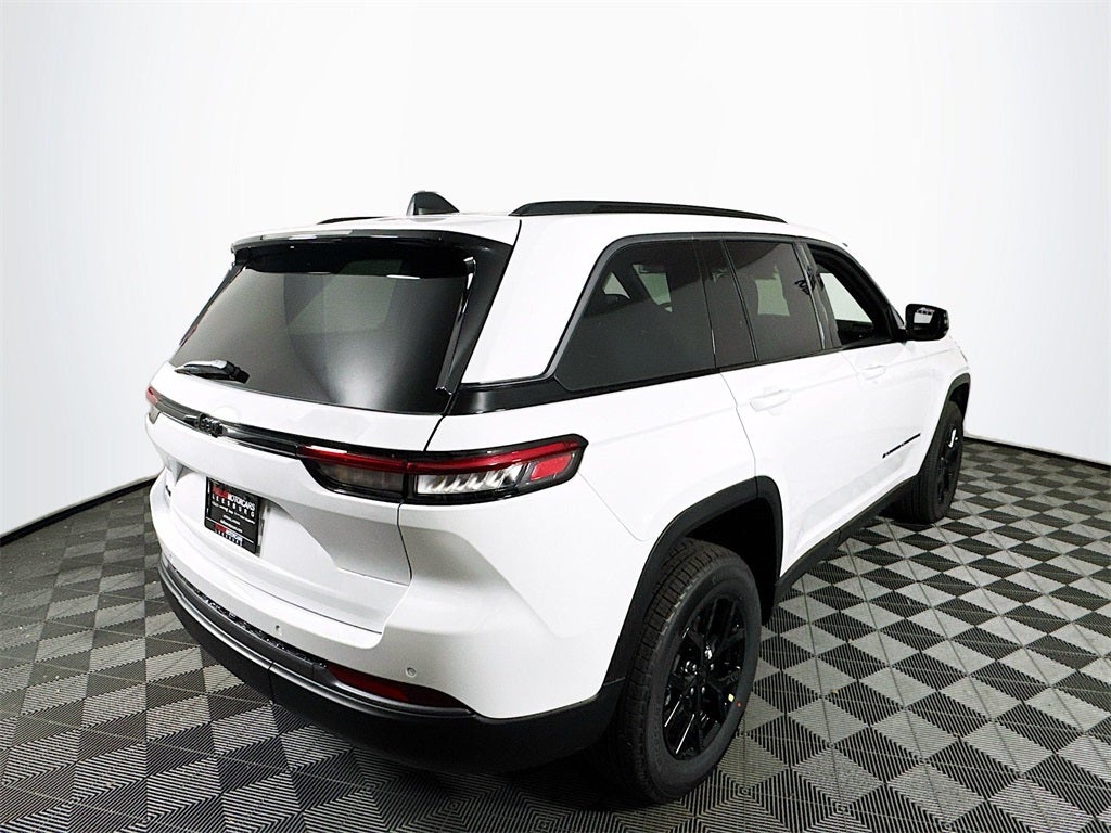 2026 Jeep Grand Cherokee Laredo