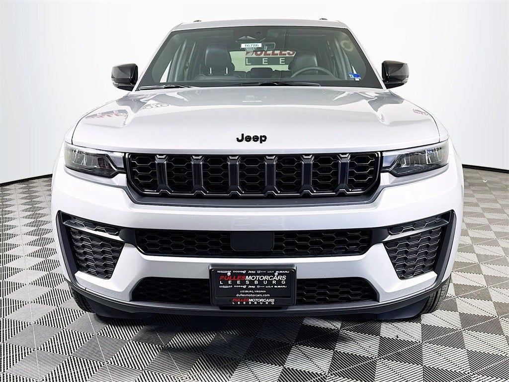 2026 Jeep Grand Cherokee Laredo