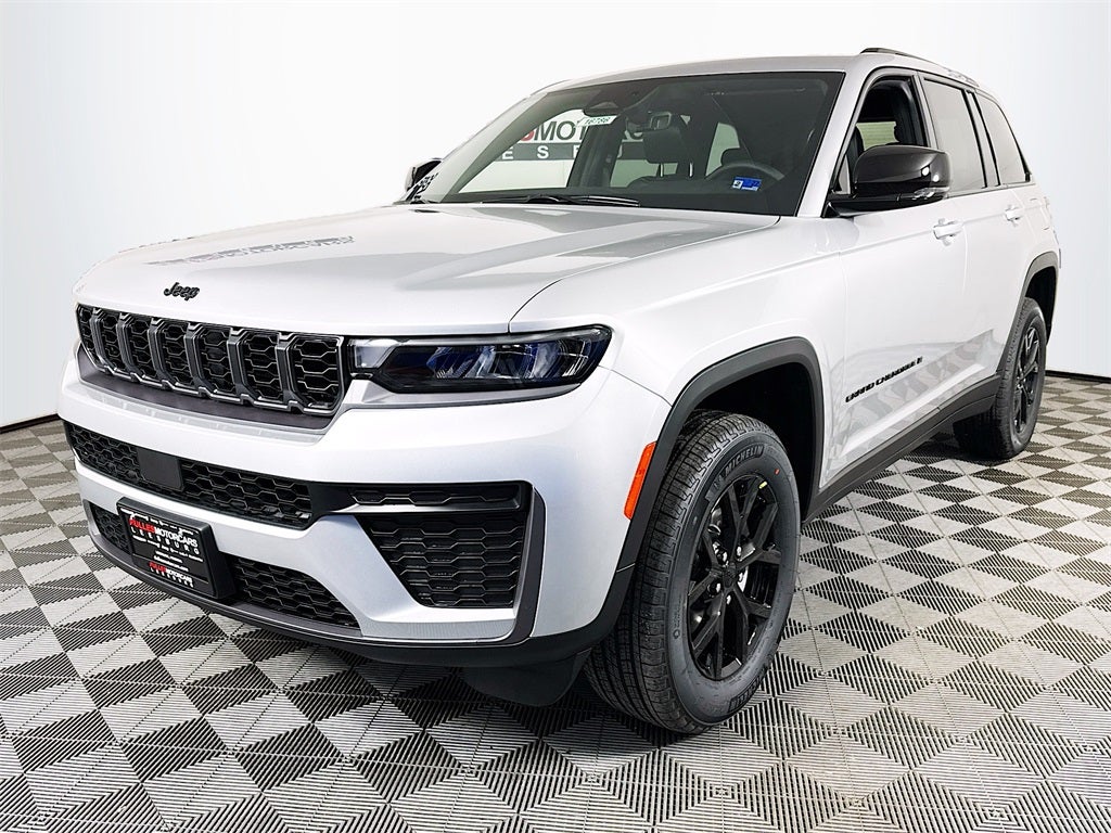 2026 Jeep Grand Cherokee Laredo