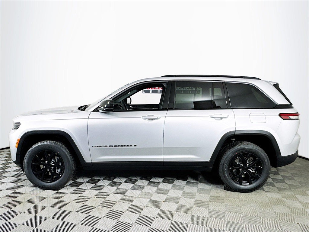 2026 Jeep Grand Cherokee Laredo