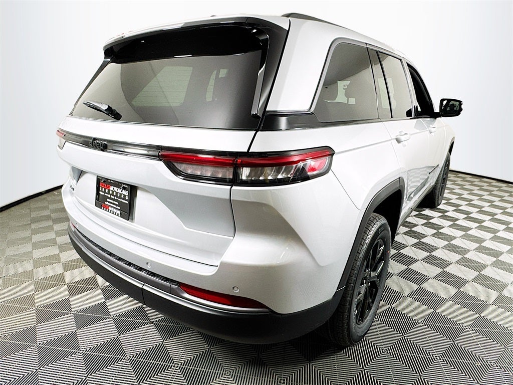 2026 Jeep Grand Cherokee Laredo