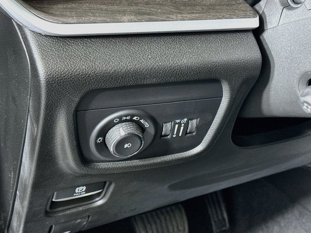 2027 Jeep Grand Cherokee Limited Reserve