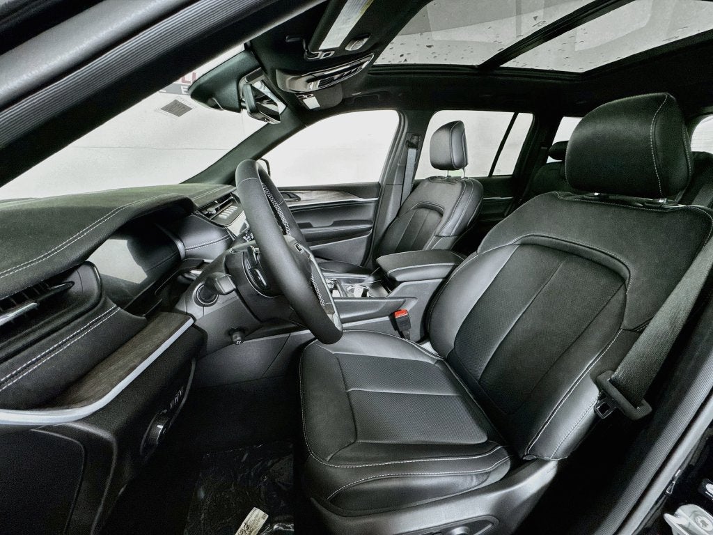2027 Jeep Grand Cherokee Limited Reserve