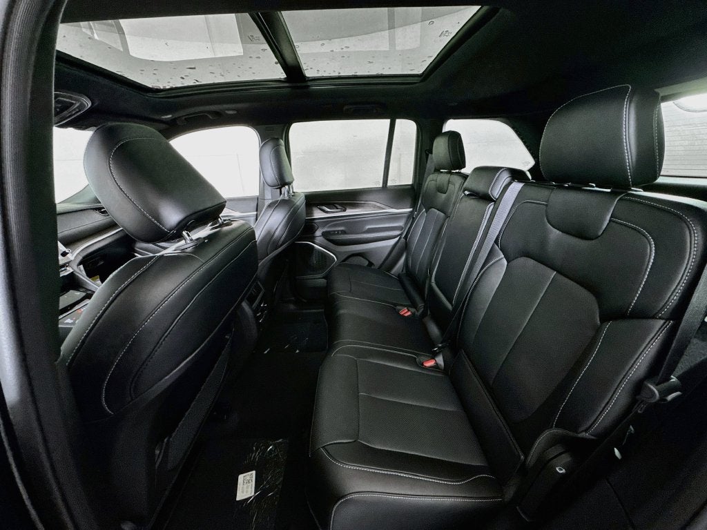 2027 Jeep Grand Cherokee Limited Reserve