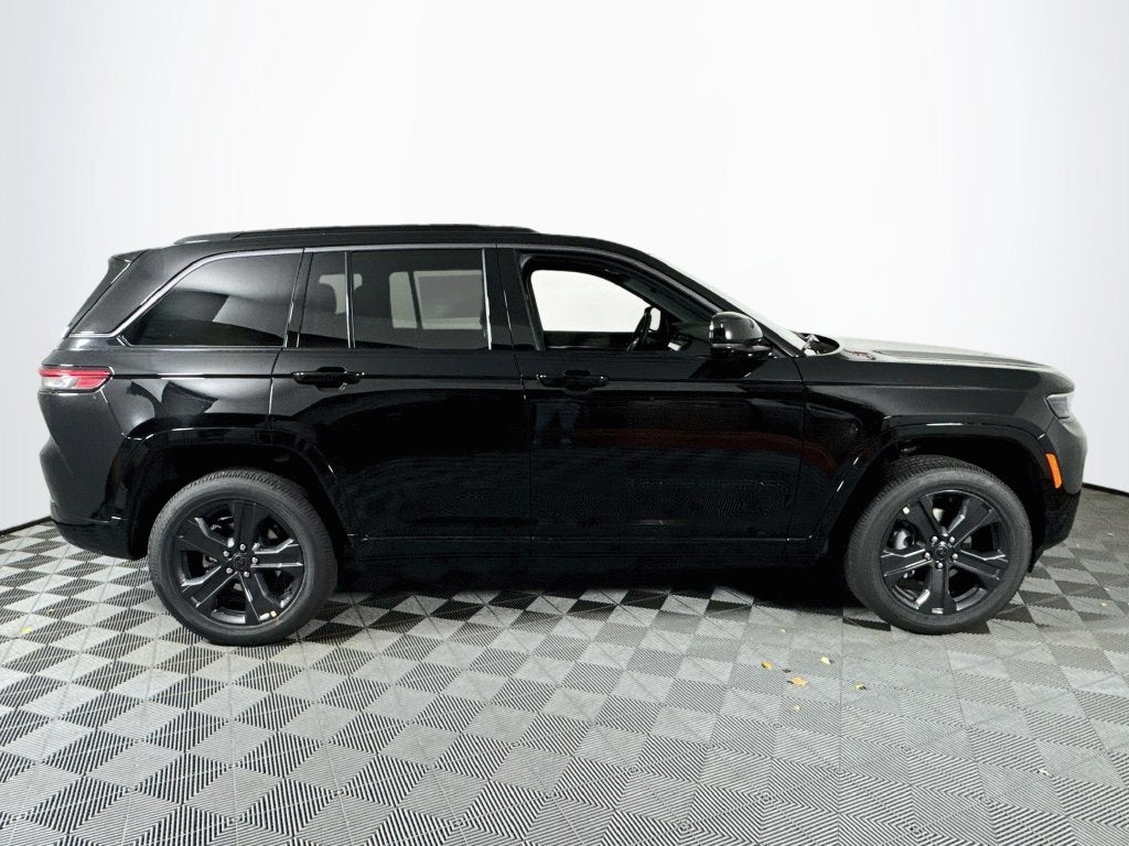2027 Jeep Grand Cherokee Limited Reserve