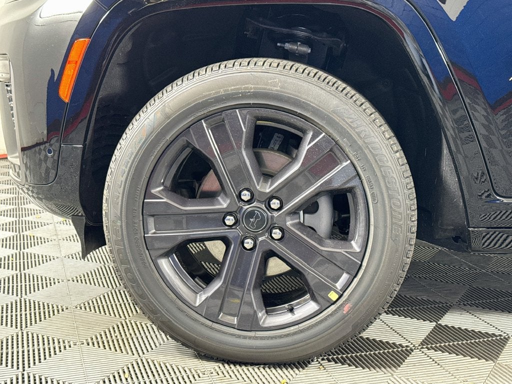 2027 Jeep Grand Cherokee Limited Reserve