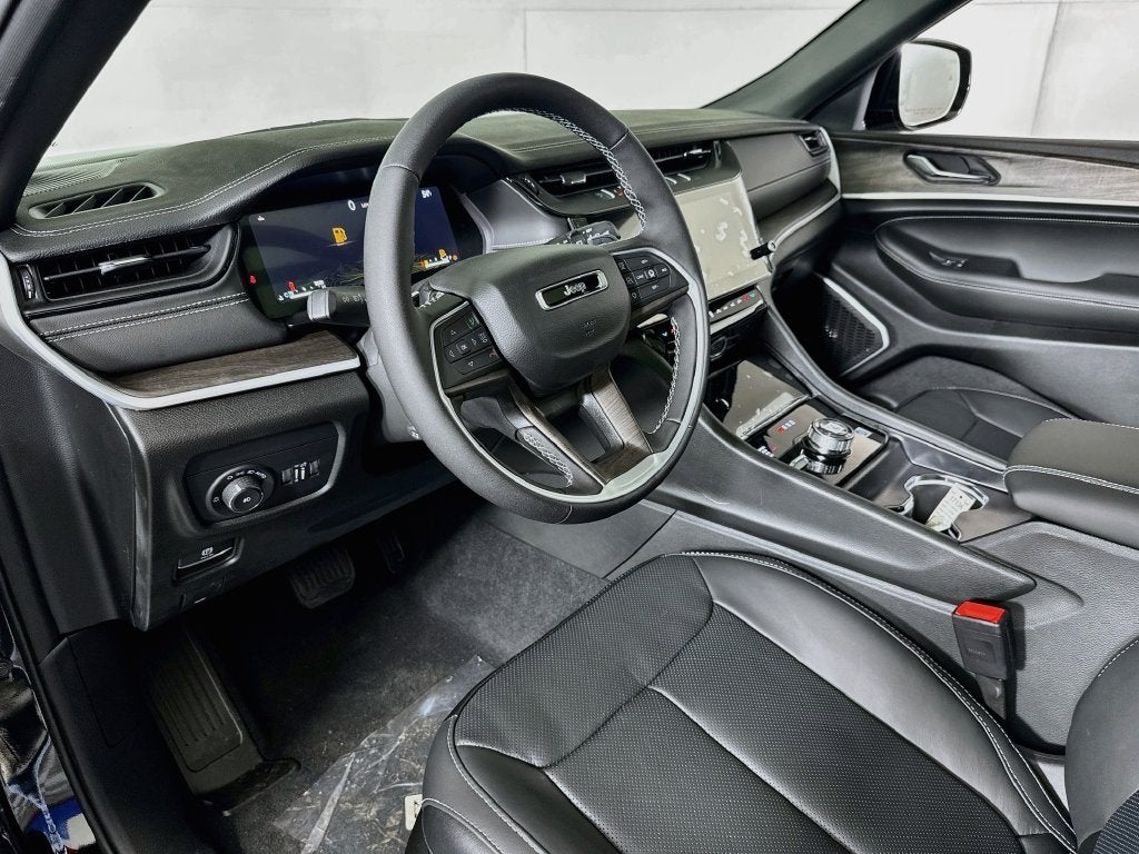 2027 Jeep Grand Cherokee Limited Reserve