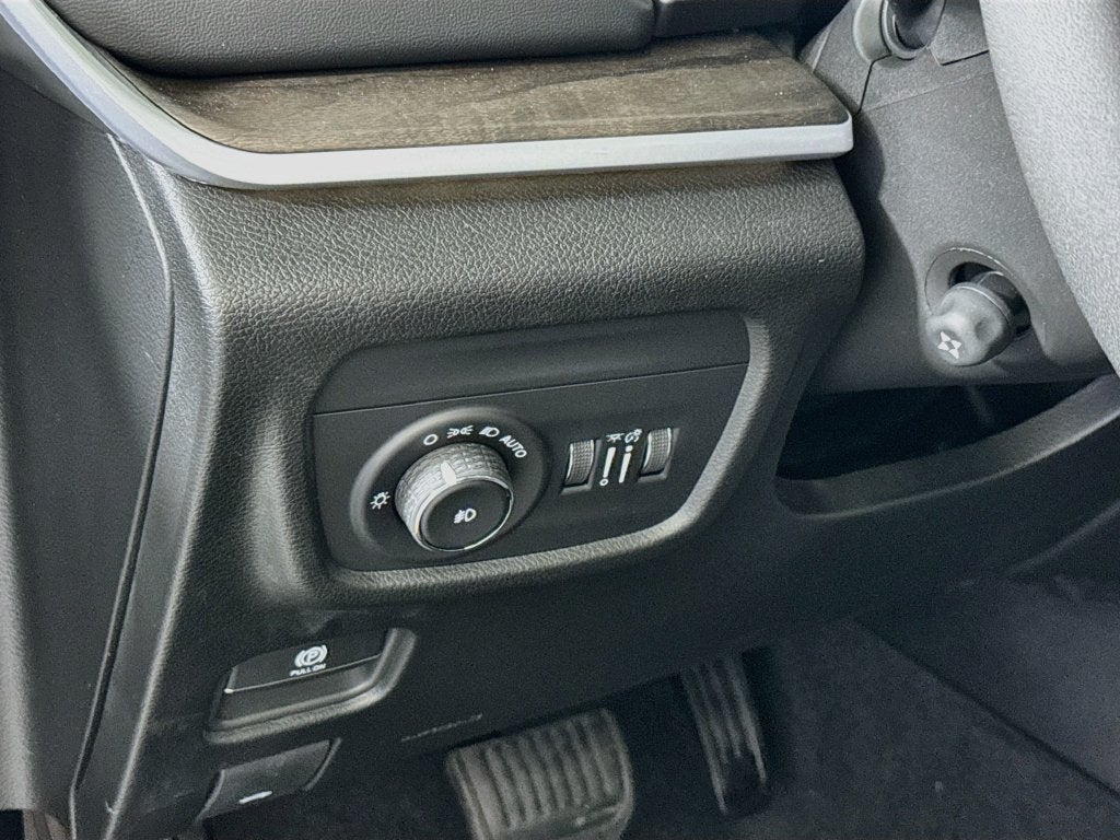 2027 Jeep Grand Cherokee Limited Reserve