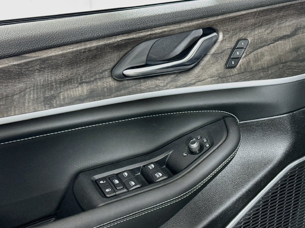 2027 Jeep Grand Cherokee Limited Reserve