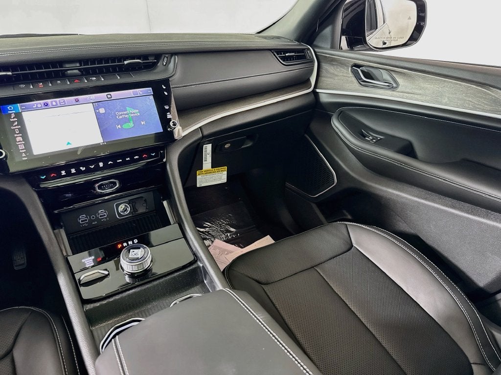 2027 Jeep Grand Cherokee Limited Reserve