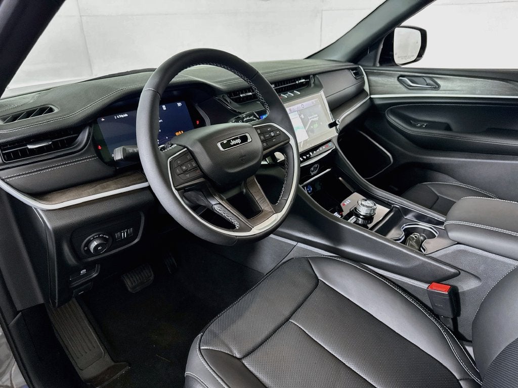 2027 Jeep Grand Cherokee Limited Reserve
