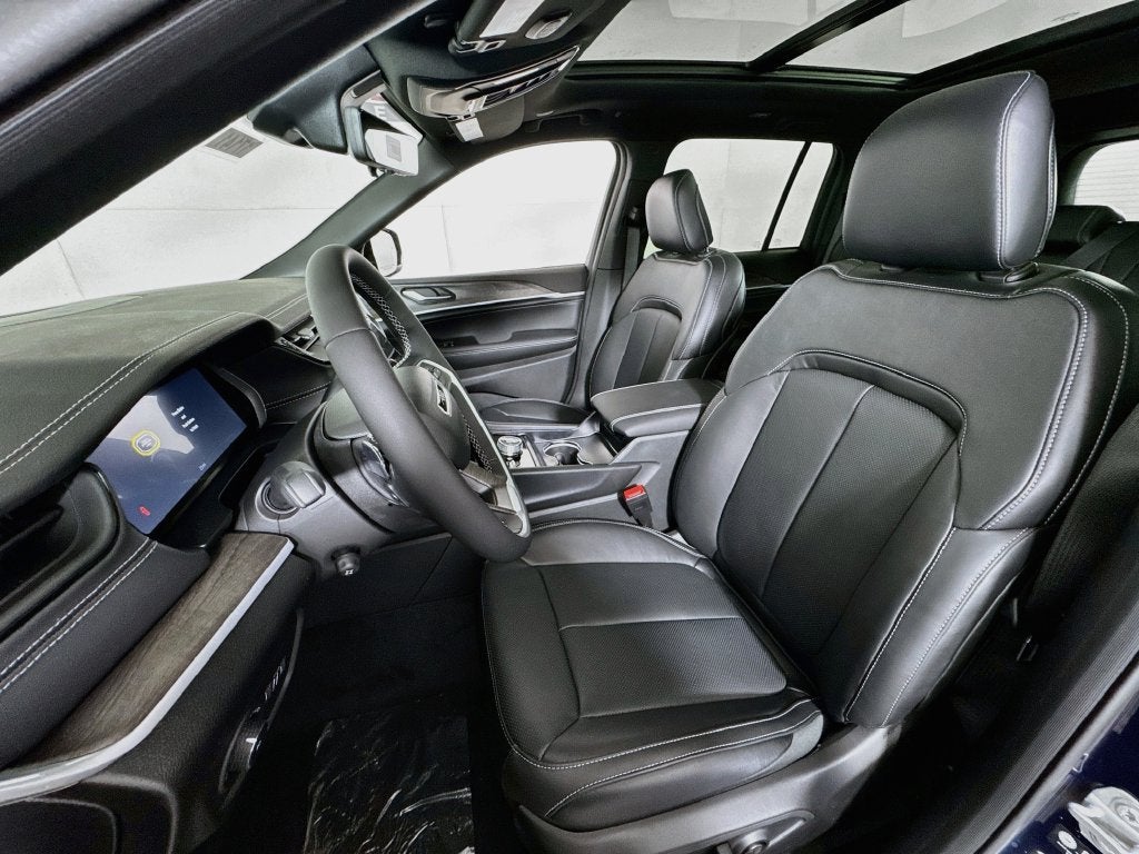 2027 Jeep Grand Cherokee Limited Reserve