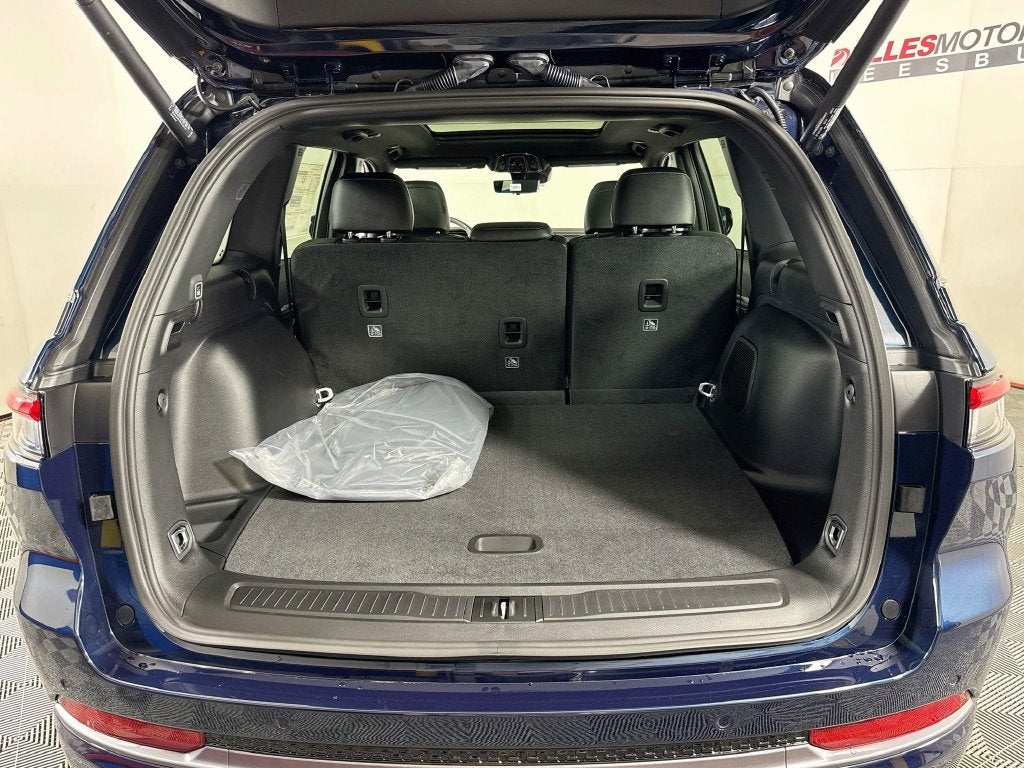 2027 Jeep Grand Cherokee Limited Reserve