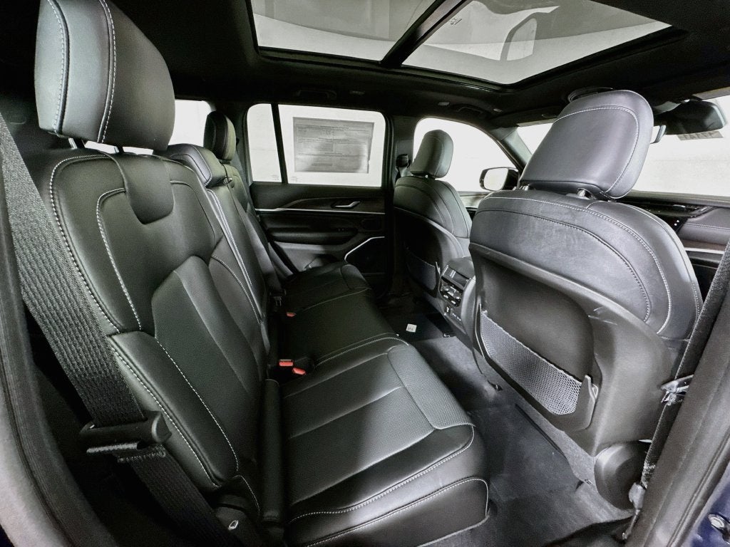 2027 Jeep Grand Cherokee Limited Reserve
