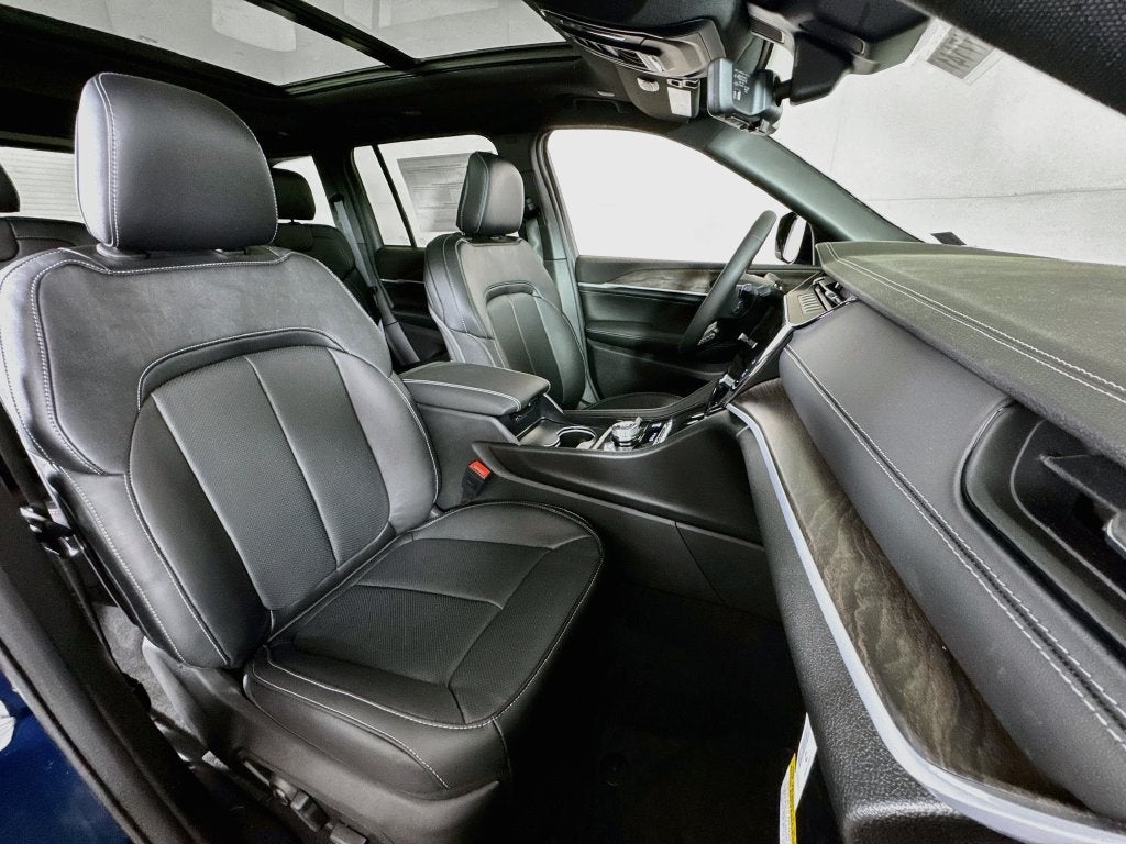 2027 Jeep Grand Cherokee Limited Reserve
