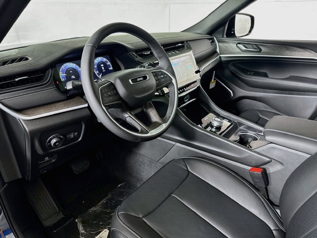 2027 Jeep Grand Cherokee Limited Reserve