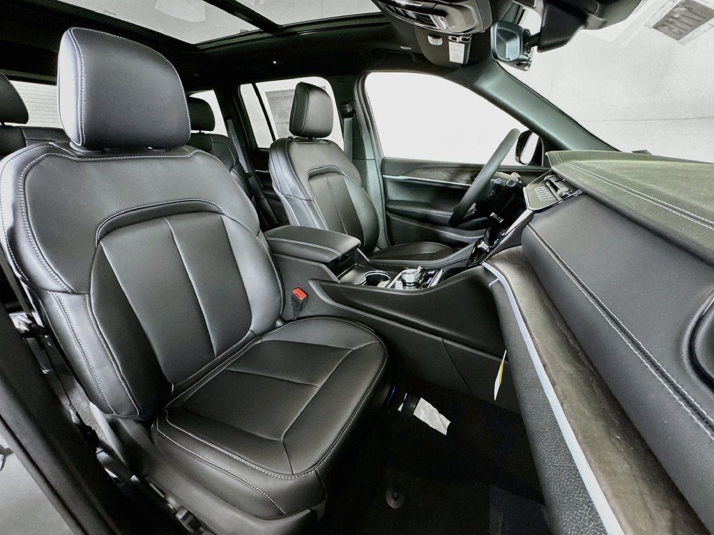 2027 Jeep Grand Cherokee Limited