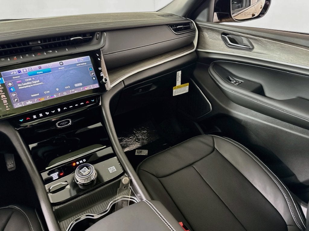 2027 Jeep Grand Cherokee Limited Reserve