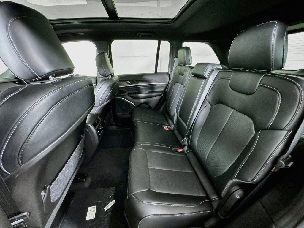 2027 Jeep Grand Cherokee Limited Reserve