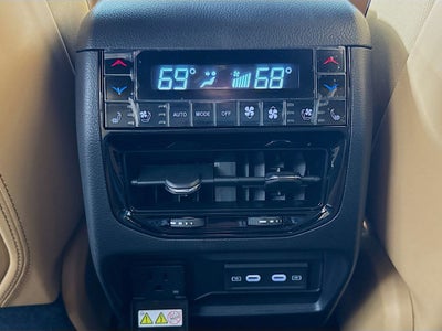 2026 Jeep Grand Cherokee Summit