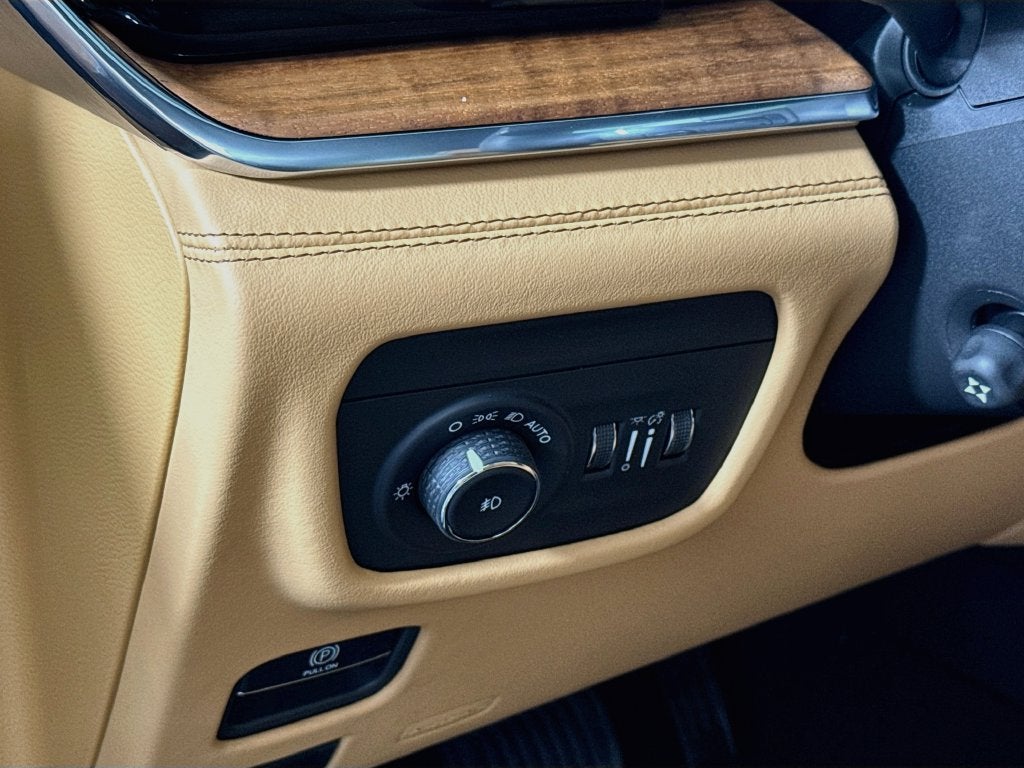2027 Jeep Grand Cherokee Summit