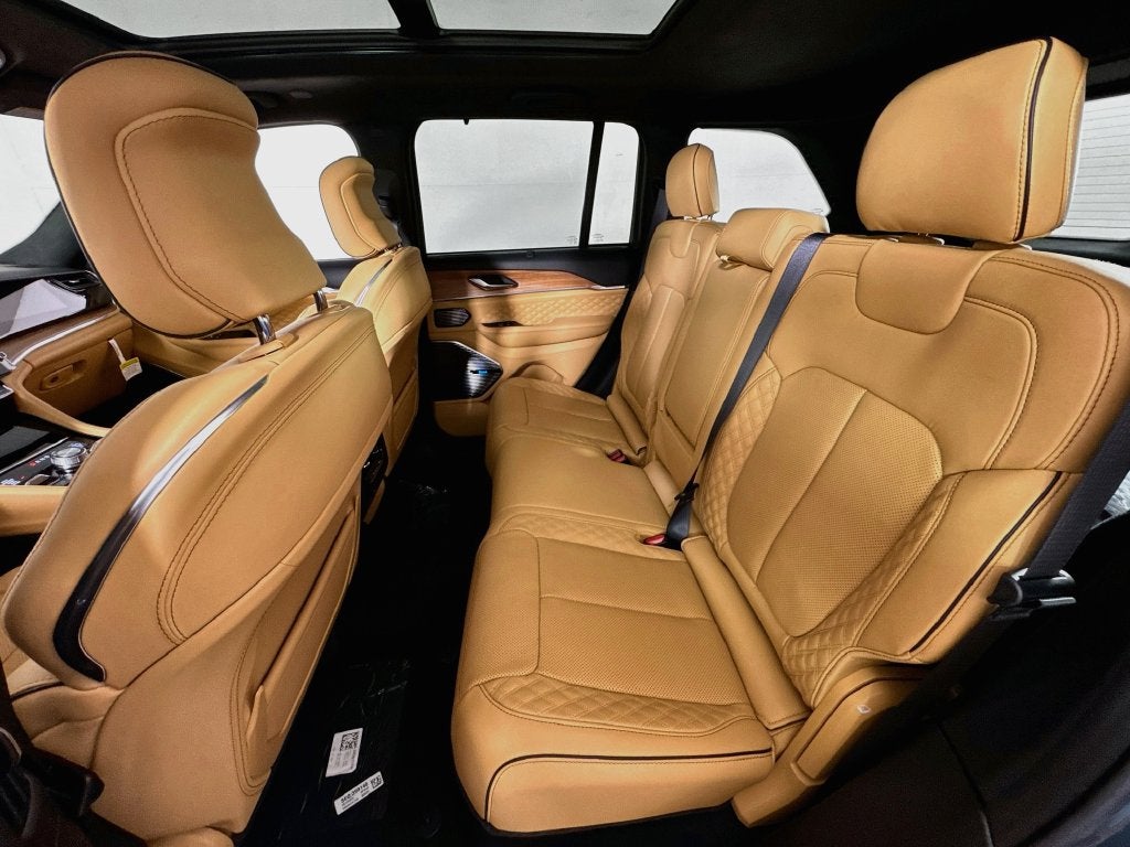 2027 Jeep Grand Cherokee Summit