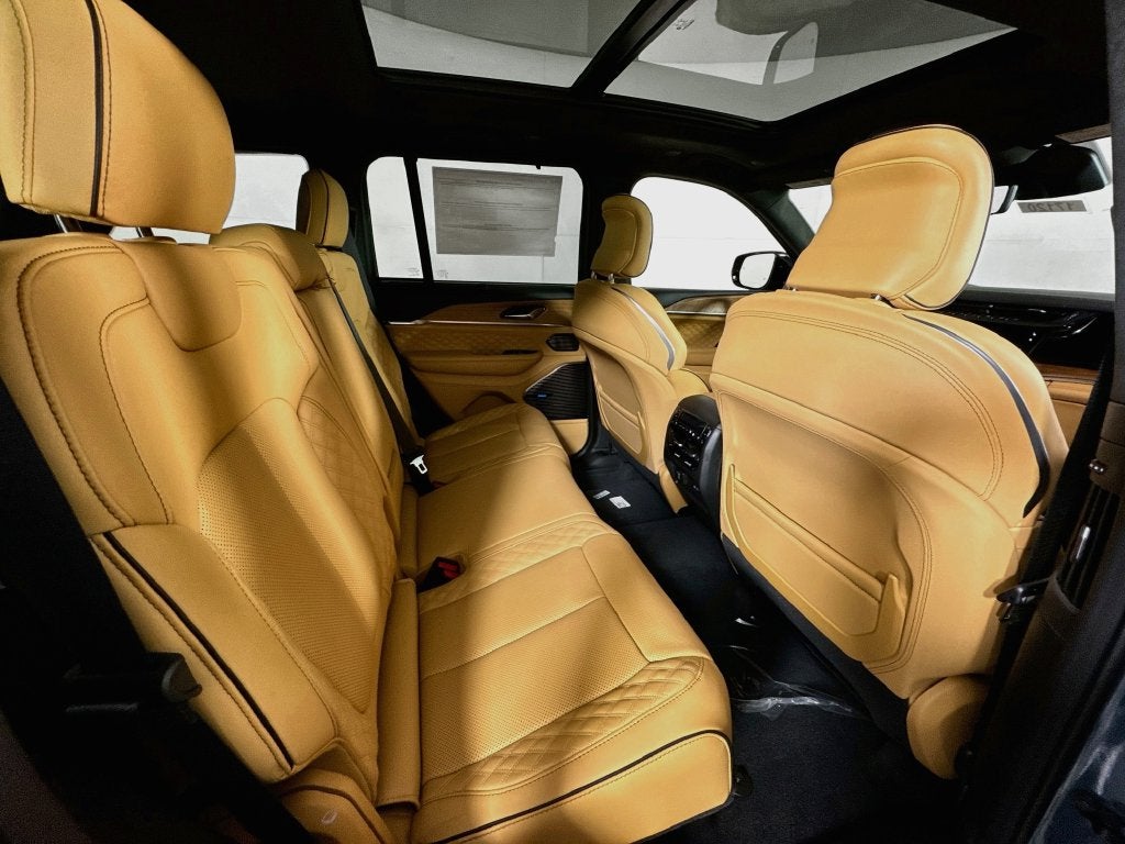 2027 Jeep Grand Cherokee Summit