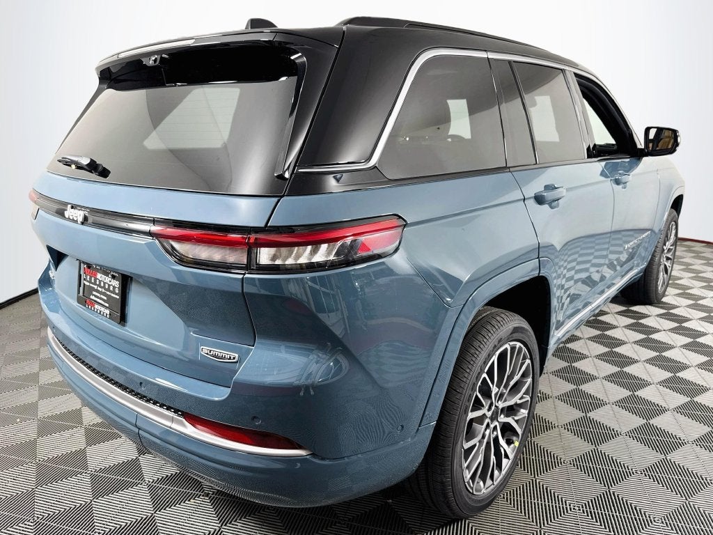 2027 Jeep Grand Cherokee Summit