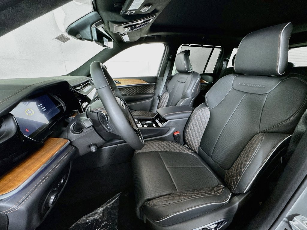 2027 Jeep Grand Cherokee Summit