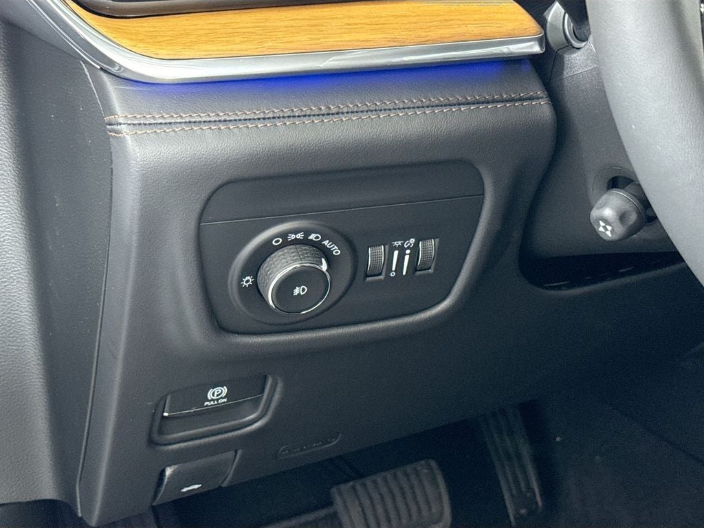 2026 Jeep Grand Cherokee Summit