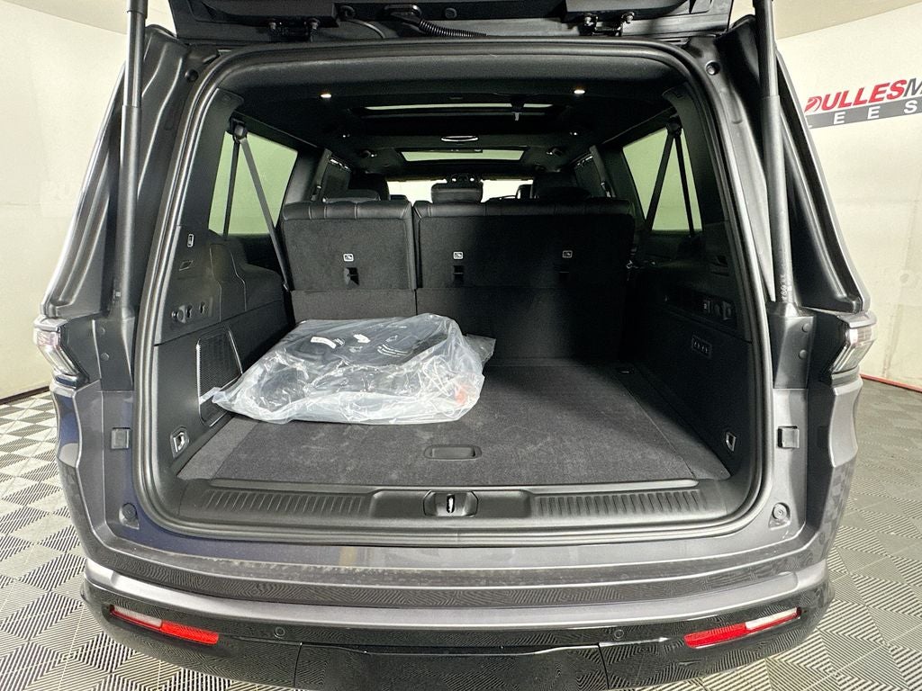 2026 Jeep Grand Wagoneer Limited Reserve