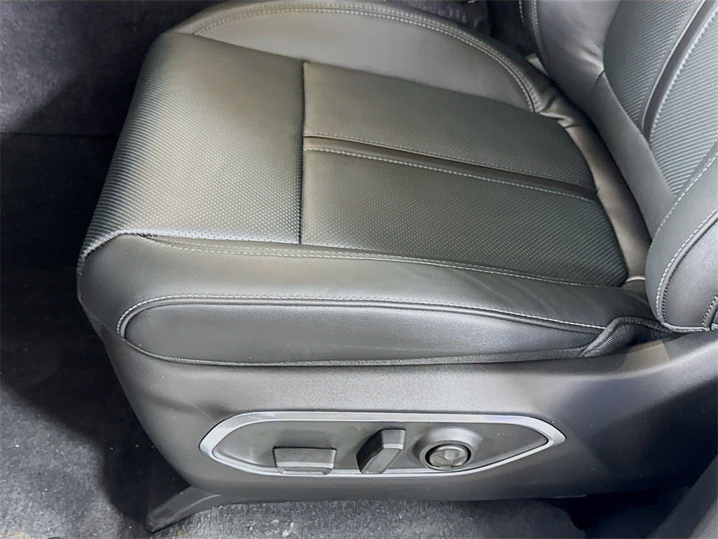 2026 Jeep Grand Wagoneer Base