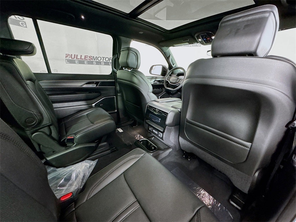 2026 Jeep Grand Wagoneer Base