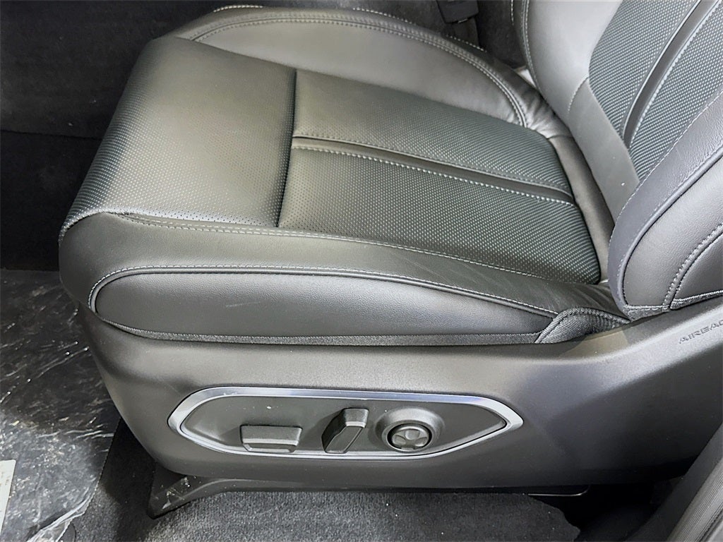 2026 Jeep Grand Wagoneer Base