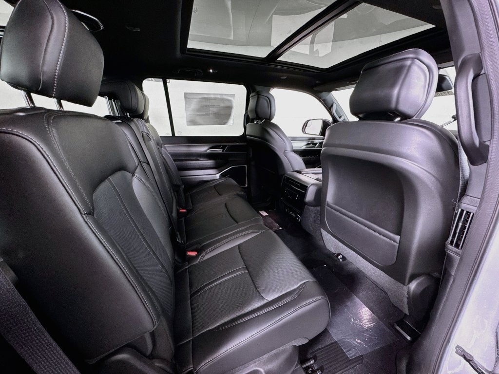 2027 Jeep Grand Wagoneer 4x4