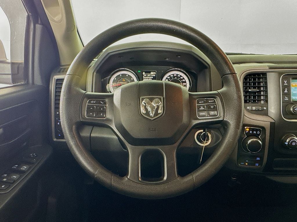 2017 RAM 1500 Express QUAD CAB 4X4