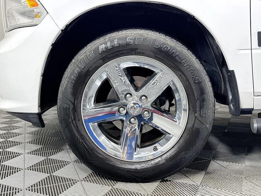2017 RAM 1500 Express QUAD CAB 4X4
