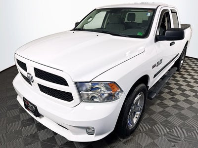 2017 RAM 1500 Express QUAD CAB 4X4
