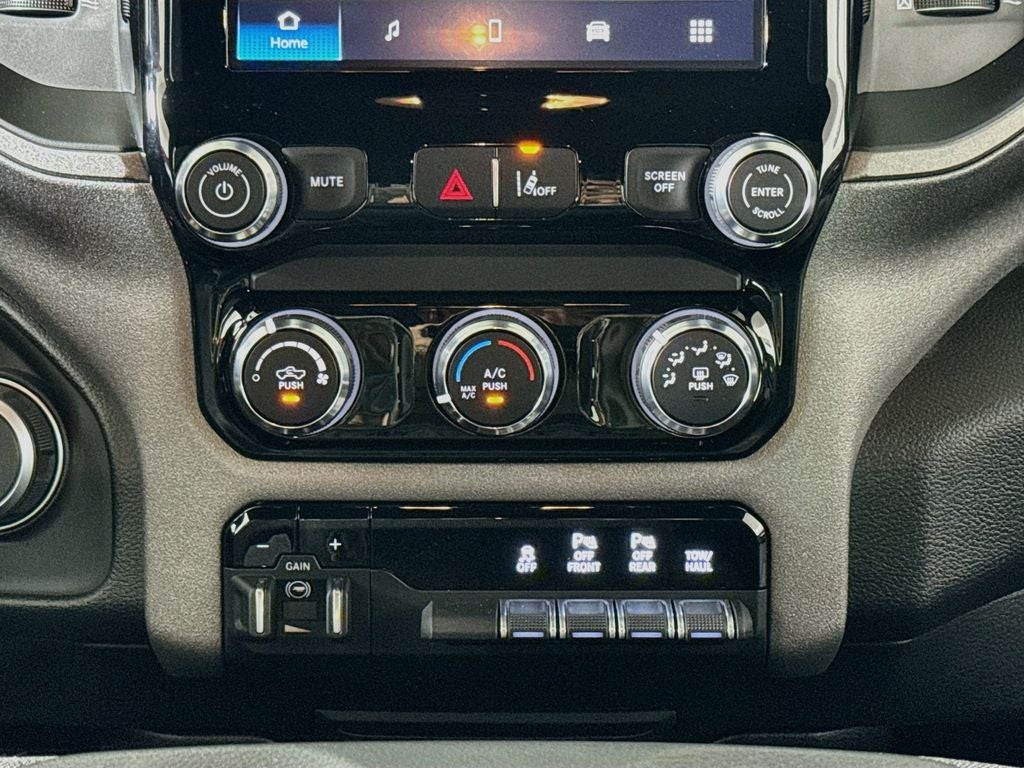 2025 RAM 1500 Tradesman CREW CAB 4X4