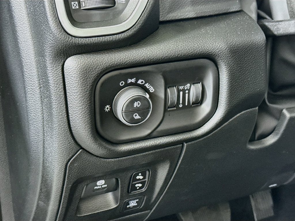 2027 RAM Ram 1500 Big Horn/Lone Star