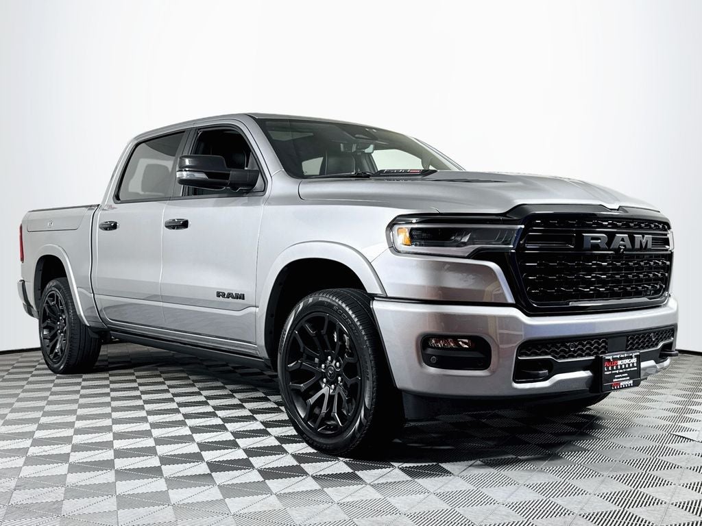 2025 RAM 1500 Limited C rew Cab 4X4
