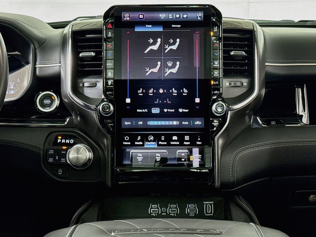2025 RAM 1500 Limited C rew Cab 4X4