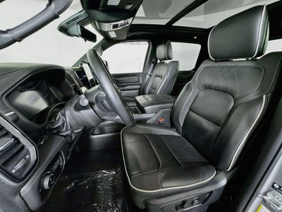 2025 RAM 1500 Limited C rew Cab 4X4