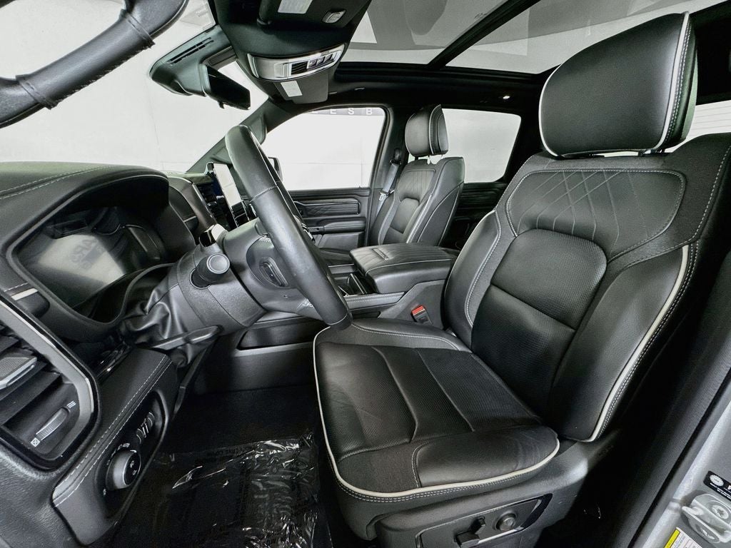 2025 RAM 1500 Limited C rew Cab 4X4